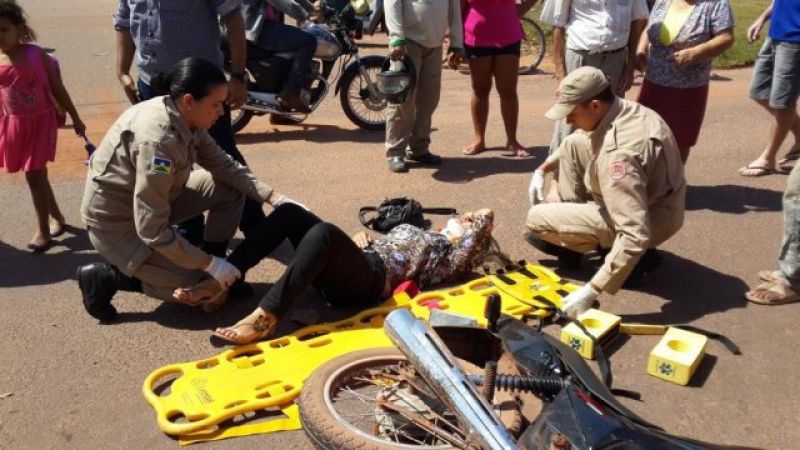 Rolim de Moura -  Acidente de trânsito deixa motociclista ferida Rolim de Moura -  Acidente de trânsito deixa motociclista ferida