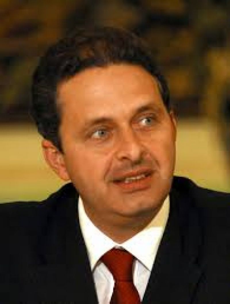Candidato a Presidente Eduardo Campos morre em acidente aéreo Candidato a Presidente Eduardo Campos morre em acidente aéreo