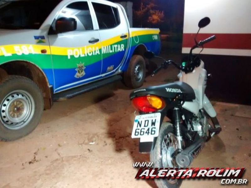 Rolim de Moura – Moto furtada em Alto Paraíso é recuperada pela PM no centro da cidade Rolim de Moura – Moto furtada em Alto Paraíso é recuperada pela PM no centro da cidade
