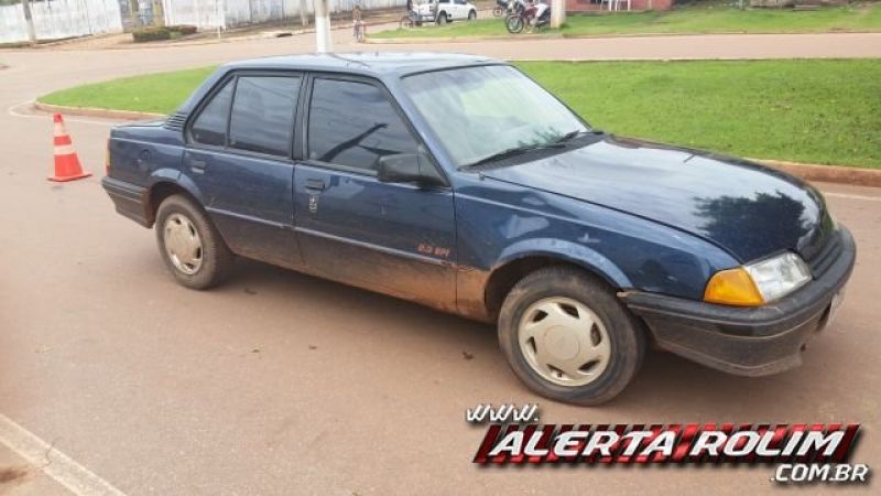 Rolim de Moura – Colisão entre carro e motocicleta deixa um homem ferido Rolim de Moura – Colisão entre carro e motocicleta deixa um homem ferido