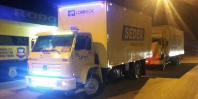 Ji-Paraná - PRF apreende dois caminhões que prestam serviço para os Correios com documentos falsos
