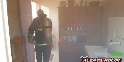 Rolim de Moura - SUSTO - Homem esquece panela de pressão no fogo, sai de casa e bombeiros são acionados