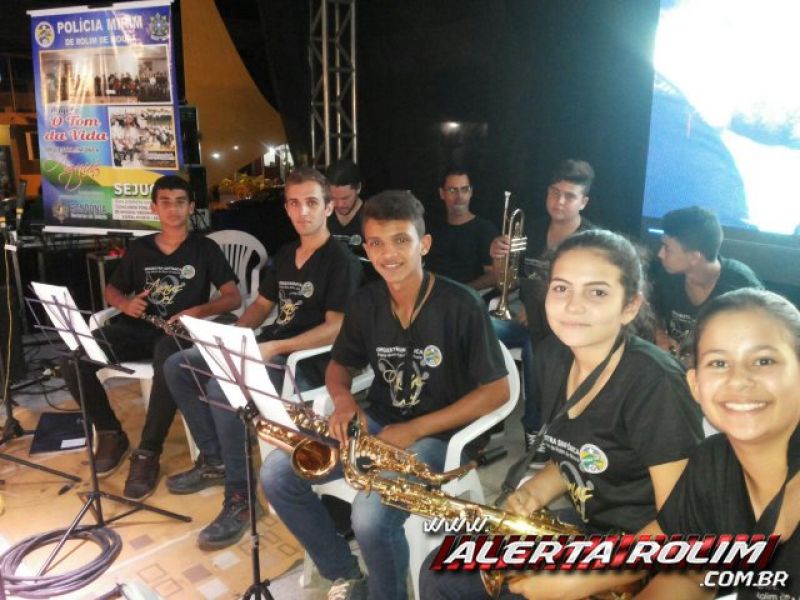 Orquestra Sinfônica da Polícia Mirim de Rolim de Moura realiza belíssima apresentação musical na cidade de Presidente Médici