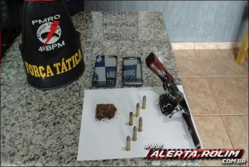 Pimenta Bueno – Suspeito é preso pela PM com arma de fogo, munições e droga