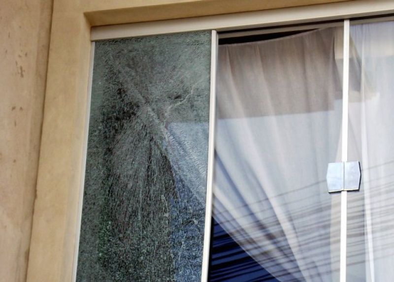 Rolim de Moura  - Duas casas tem janelas arrombadas e vários objetos foram furtados