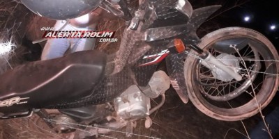 Rolim de Moura – Após perder o controle da direção, motociclista fica enroscado  em cerca de arame farpado Rolim de Moura – Após perder o controle da direção, motociclista fica enroscado  em cerca de arame farpado