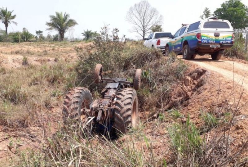 Homem é esmagado por trator em propriedade rural de Espigão do Oeste Homem é esmagado por trator em propriedade rural de Espigão do Oeste