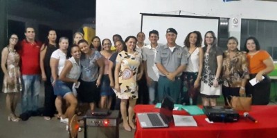 Polícia Militar do 10º BPM em Santa Luzia ministra palestra para pais de alunos Polícia Militar do 10º BPM em Santa Luzia ministra palestra para pais de alunos