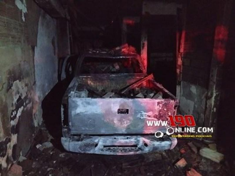 Incêndio destrói casa no Bairro Cidade Alta, em Alta Floresta    Incêndio destrói casa no Bairro Cidade Alta, em Alta Floresta