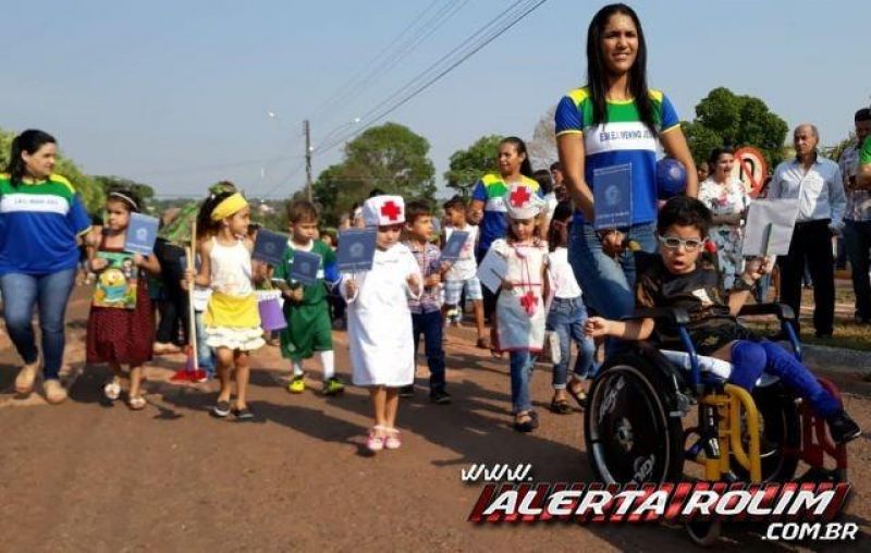 Alunos da Escola Infantil Menino Jesus encantaram durante desfile no feriado da Independência do Brasil - Fotos Alunos da Escola Infantil Menino Jesus encantaram durante desfile no feriado da Independência do Brasil - Fotos