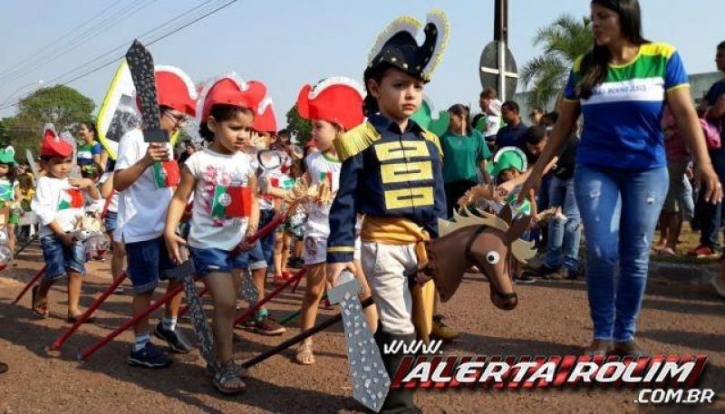 Alunos da Escola Infantil Menino Jesus encantaram durante desfile no feriado da Independência do Brasil - Fotos Alunos da Escola Infantil Menino Jesus encantaram durante desfile no feriado da Independência do Brasil - Fotos
