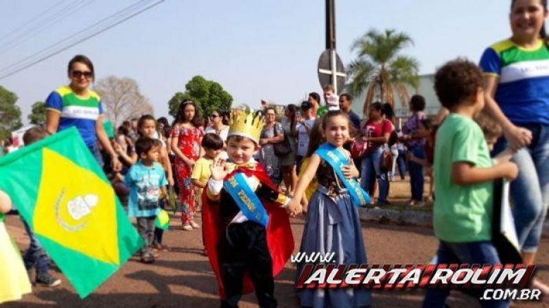 Alunos da Escola Infantil Menino Jesus encantaram durante desfile no feriado da Independência do Brasil - Fotos Alunos da Escola Infantil Menino Jesus encantaram durante desfile no feriado da Independência do Brasil - Fotos