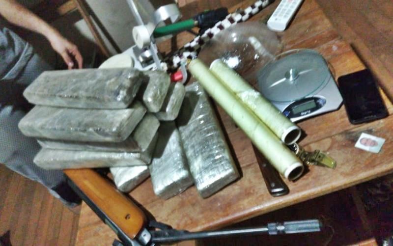 Cacoal - Nova ação da Polícia Militar apreende quase 10 quilos de drogas e mais de 200 mil reais Cacoal - Nova ação da Polícia Militar apreende quase 10 quilos de drogas e mais de 200 mil reais