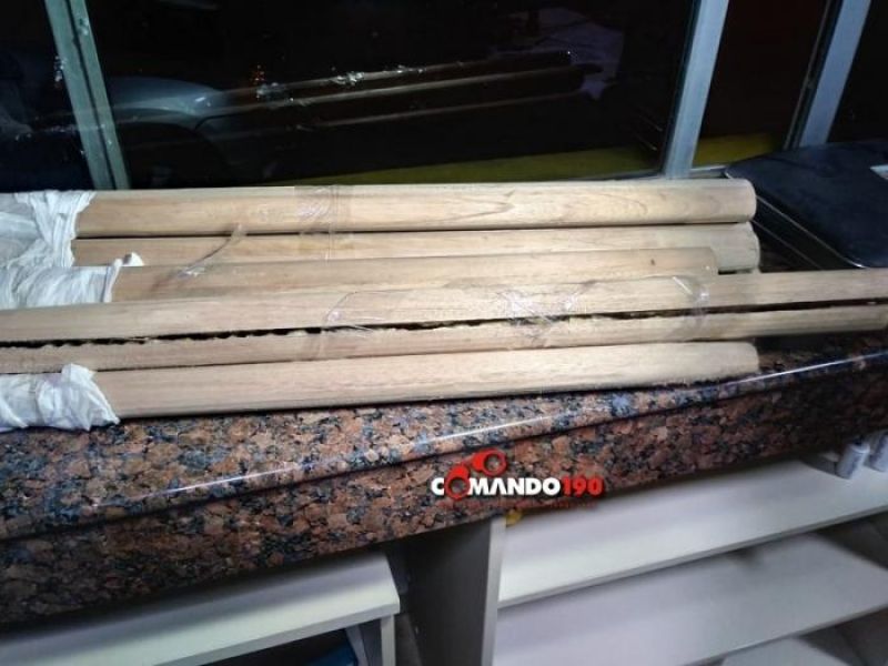Em Ji-Paraná, PRF apreende drogas escondida dentro de cabo de machado Em Ji-Paraná, PRF apreende drogas escondida dentro de cabo de machado