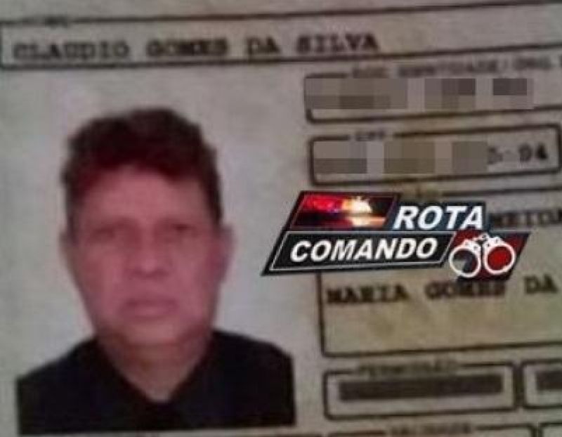 Homem é alvejado por três tiros e morre sentado em cadeira de bar, em Santana do Guaporé - Vídeo Homem é alvejado por três tiros e morre sentado em cadeira de bar, em Santana do Guaporé - Vídeo
