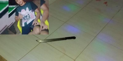 Homem é morto após tentar ferir uma policial Civil com facão dentro de bar, em São Miguel do Guaporé Homem é morto após tentar ferir uma policial Civil com facão dentro de bar, em São Miguel do Guaporé