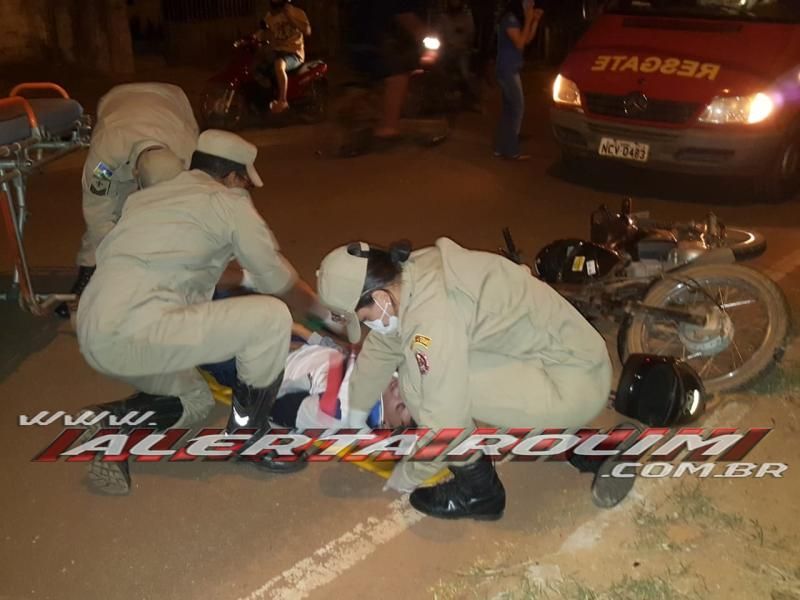 Rolim de Moura – Casal sofre queda de moto após condutor bater em cachorro que atravessou a via no Bairro São Cristóvão 