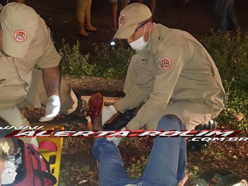  Rolim de Moura – Homem sofre fratura exposta no pé após se envolver em acidente de trânsito entre ônibus e moto no Centro da cidade 