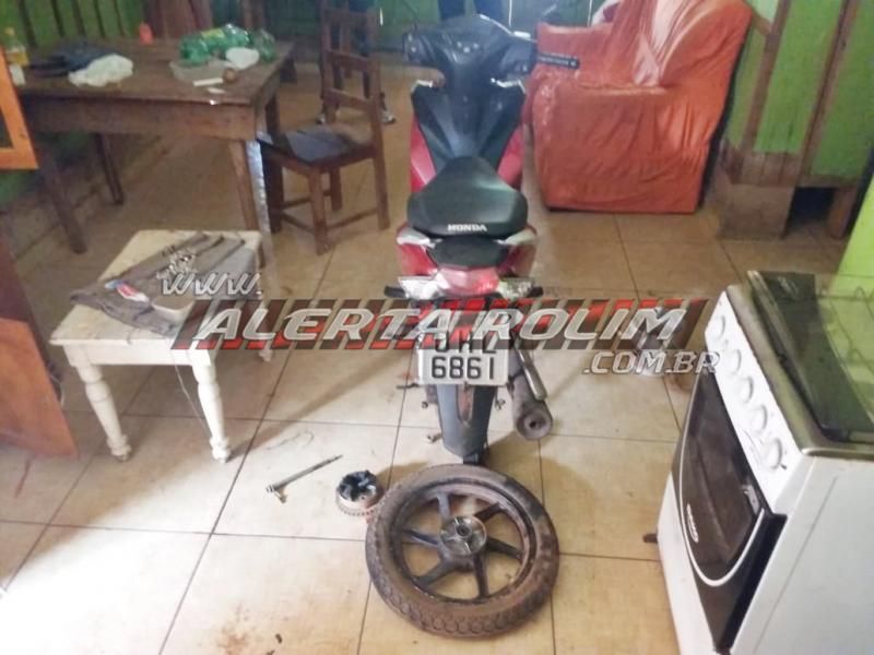 Rolim de Moura – Moto roubada em Alto Alegre é recuperada pela Polícia Civil no Bairro Bom Jardim Rolim de Moura – Moto roubada em Alto Alegre é recuperada pela Polícia Civil no Bairro Bom Jardim