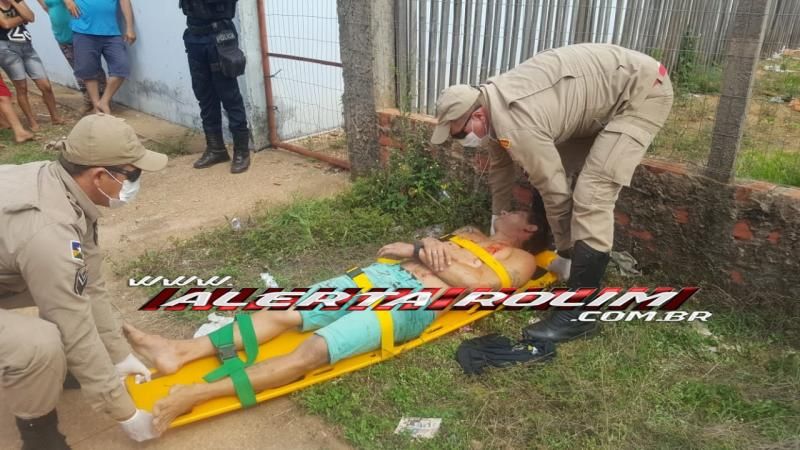 Rolim de Moura – URGENTE - Poucas horas após ser beneficiado com saída temporária do Dia das Crianças, apenado é esfaqueado no Jardim dos Lagos Rolim de Moura – URGENTE - Poucas horas após ser beneficiado com saída temporária do Dia das Crianças, apenado é esfaqueado no Jardim dos Lagos