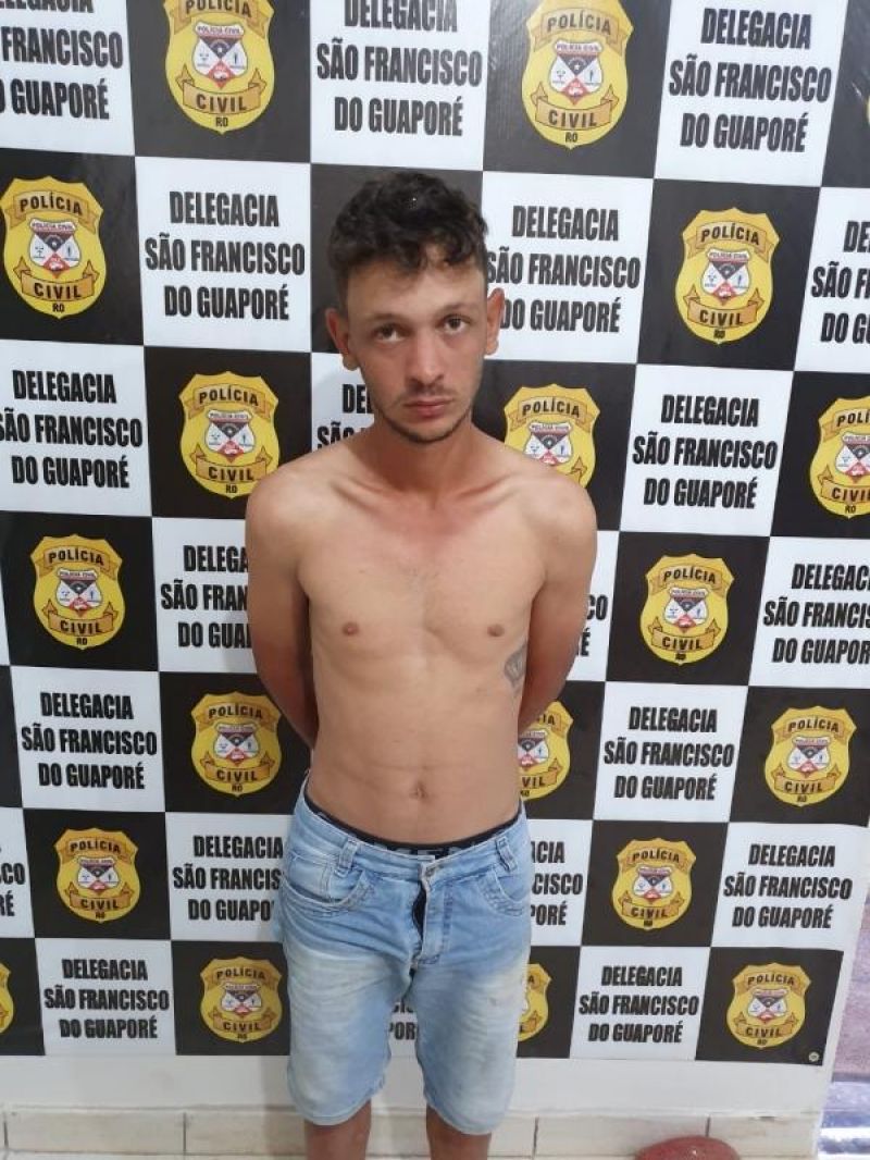 Agente penitenciário fica em coma após ser golpeado por pedaço de pau na cabeça, em São Francisco do Guaporé. Agente penitenciário fica em coma após ser golpeado por pedaço de pau na cabeça, em São Francisco do Guaporé.