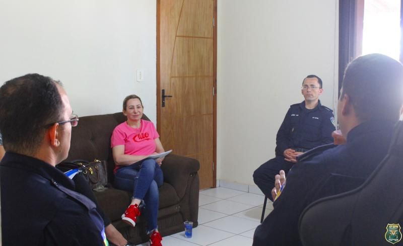 Alguns dos projetos estruturantes da área do 10º Batalhão de Polícia Militar são apresentados para a Deputada Federal Jaqueline Cassol Alguns dos projetos estruturantes da área do 10º Batalhão de Polícia Militar são apresentados para a Deputada Federal Jaqueline Cassol