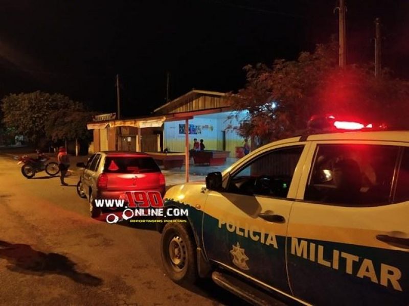 Alta Floresta - Durante briga em bar, mulher atinge homem com golpes de canivete Alta Floresta - Durante briga em bar, mulher atinge homem com golpes de canivete