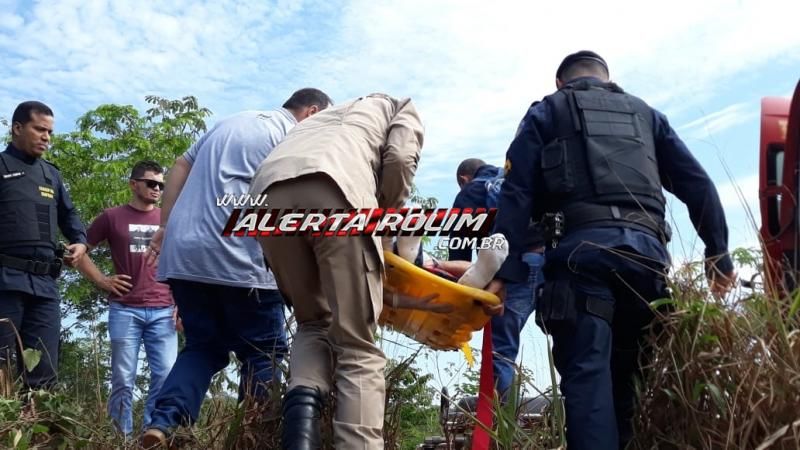 Cacoal - Policial Civil de Rolim de Moura sofre acidente ao passar sobre buraco e cair em barranco à margem da RO-383 Cacoal - Policial Civil de Rolim de Moura sofre acidente ao passar sobre buraco e cair em barranco à margem da RO-383
