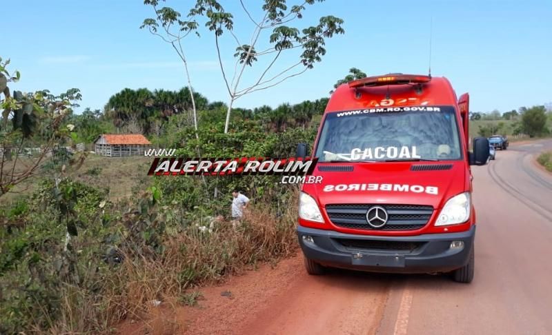 Cacoal - Policial Civil de Rolim de Moura sofre acidente ao passar sobre buraco e cair em barranco à margem da RO-383 Cacoal - Policial Civil de Rolim de Moura sofre acidente ao passar sobre buraco e cair em barranco à margem da RO-383