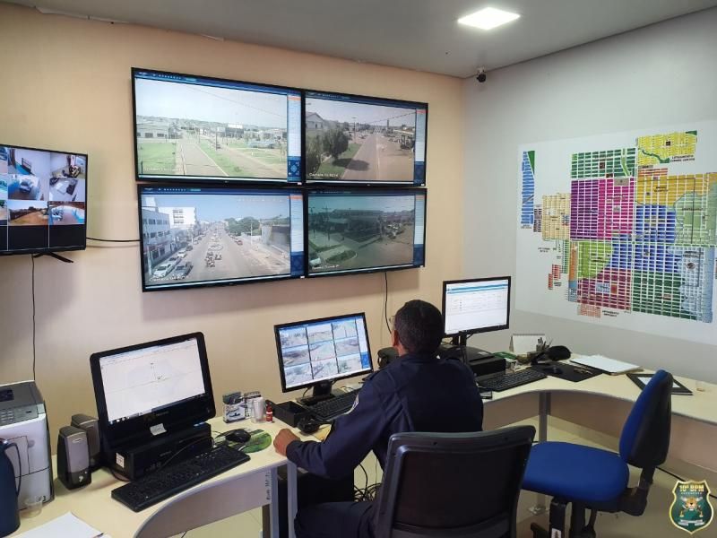 Câmeras de monitoramento são redistribuídas em pontos com maior índice de crimes Câmeras de monitoramento são redistribuídas em pontos com maior índice de crimes
