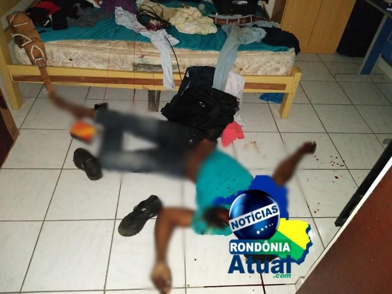Menina de 13 anos mata homem com facada no pescoço, em Ji-Paraná Menina de 13 anos mata homem com facada no pescoço, em Ji-Paraná