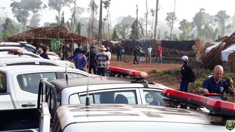 Operação de Reintegração de Posse é realizada em Assentamentos na área de Nova Brasilândia/RO Operação de Reintegração de Posse é realizada em Assentamentos na área de Nova Brasilândia/RO