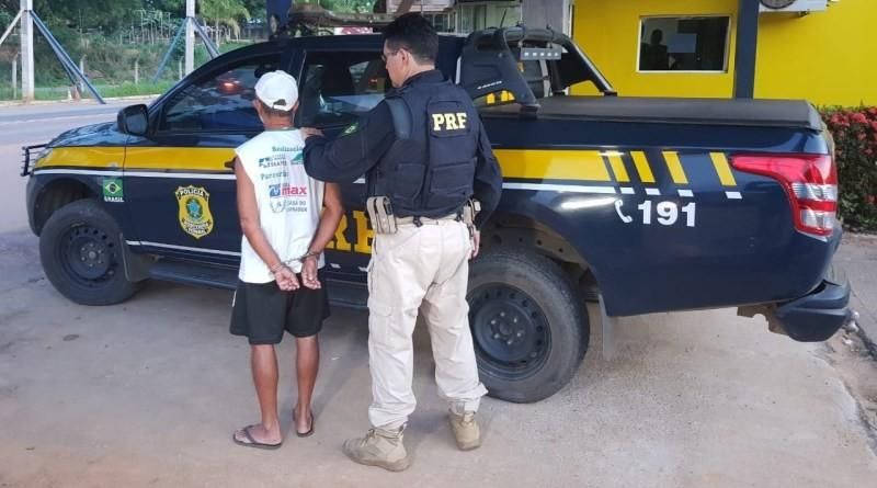 PRF flagra idoso saindo de motel com criança de 11 anos; mãe disse que prisão foi exagero, em Ji-Paraná PRF flagra idoso saindo de motel com criança de 11 anos; mãe disse que prisão foi exagero, em Ji-Paraná