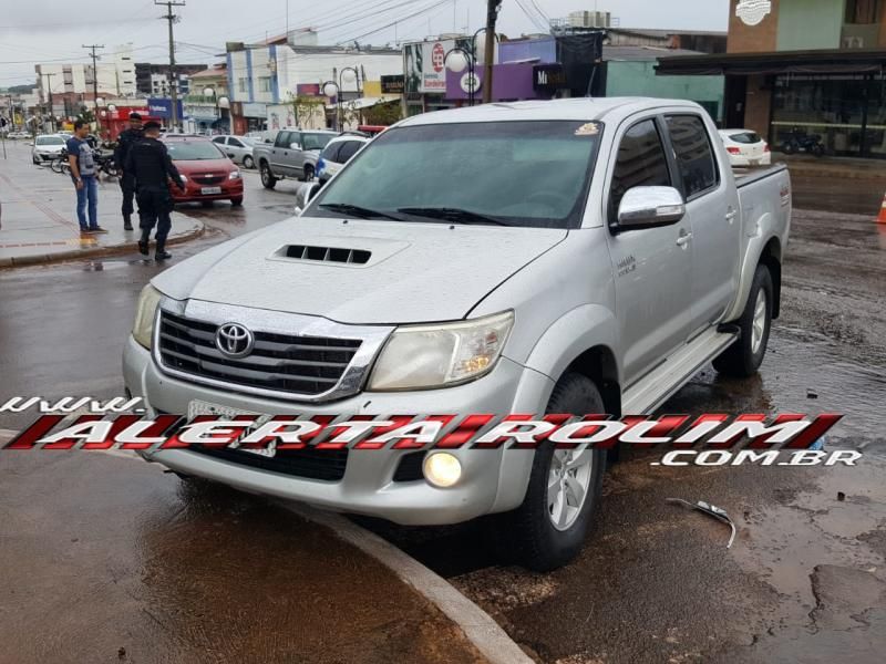 Rolim de Moura – Colisão entre dois carros é registrada no Centro da cidade  Rolim de Moura – Colisão entre dois carros é registrada no Centro da cidade