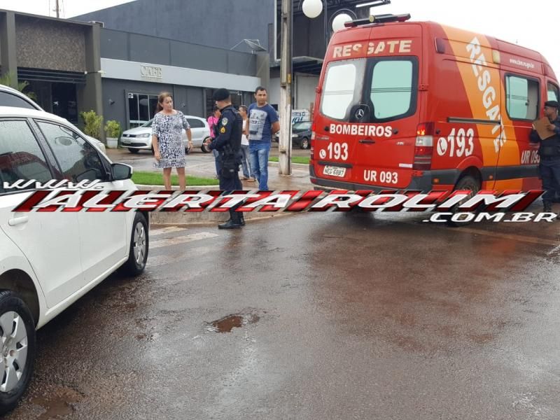 Rolim de Moura – Colisão entre dois carros é registrada no Centro da cidade  Rolim de Moura – Colisão entre dois carros é registrada no Centro da cidade