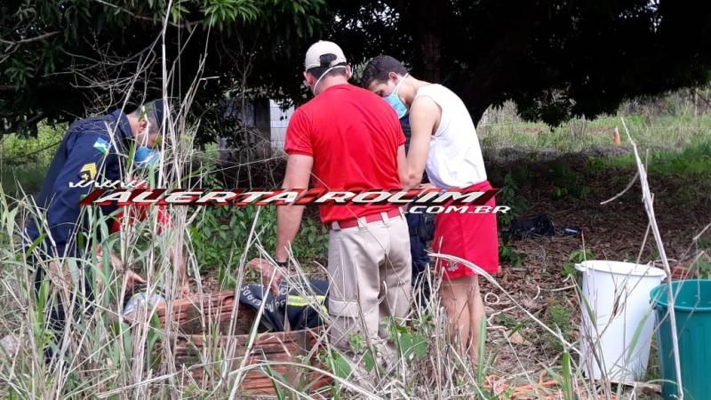 Rolim de Moura – URGENTE – Após denúncia de mau cheiro, corpo é encontrado dentro de poço no Bairro Olímpico Rolim de Moura – URGENTE – Após denúncia de mau cheiro, corpo é encontrado dentro de poço no Bairro Olímpico