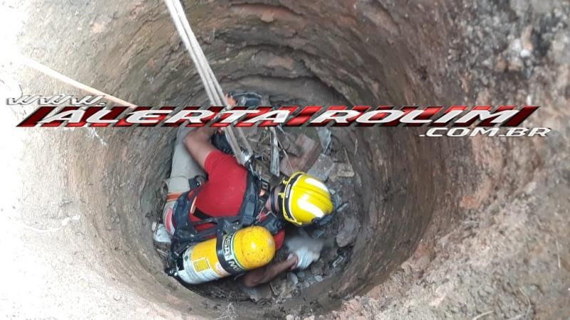 Rolim de Moura – URGENTE – Após denúncia de mau cheiro, corpo é encontrado dentro de poço no Bairro Olímpico Rolim de Moura – URGENTE – Após denúncia de mau cheiro, corpo é encontrado dentro de poço no Bairro Olímpico