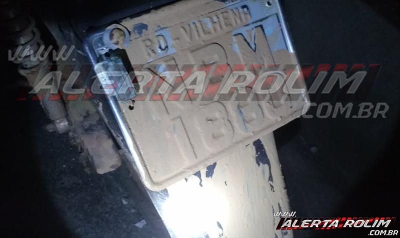 Santa Luzia – Moto utilizada para a prática de roubo em Alta Floresta é apreendida pela PM em Santa Luzia Santa Luzia – Moto utilizada para a prática de roubo em Alta Floresta é apreendida pela PM em Santa Luzia