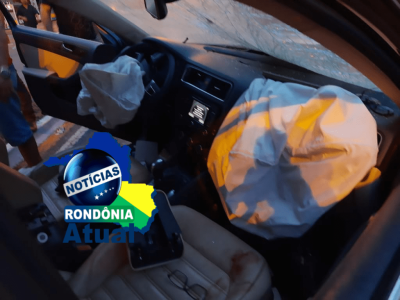 Veículo colide na traseira de carreta estacionada, em Ji-Paraná Veículo colide na traseira de carreta estacionada, em Ji-Paraná