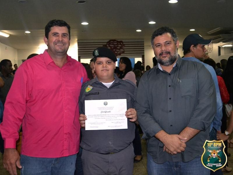 10º Batalhão de Polícia Militar realiza formatura de 43 alunos do Programa Social Polícia Mirim 10º Batalhão de Polícia Militar realiza formatura de 43 alunos do Programa Social Polícia Mirim