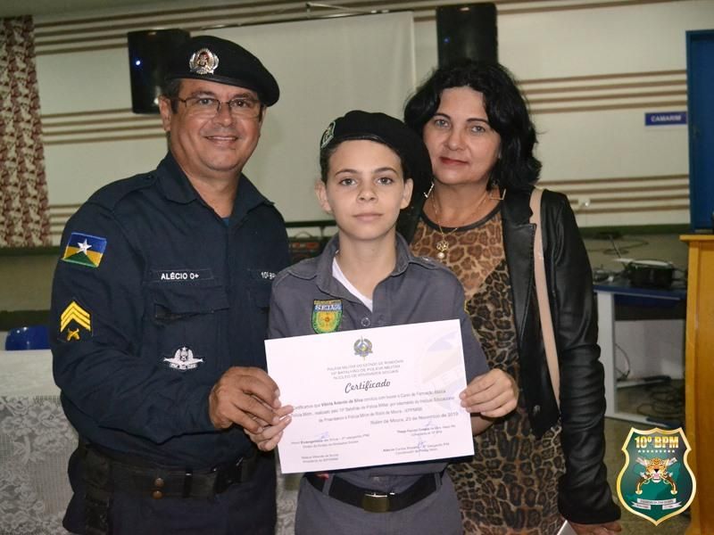 10º Batalhão de Polícia Militar realiza formatura de 43 alunos do Programa Social Polícia Mirim 10º Batalhão de Polícia Militar realiza formatura de 43 alunos do Programa Social Polícia Mirim
