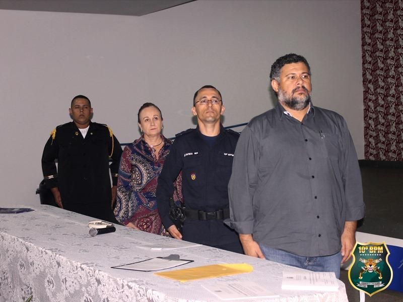 10º Batalhão de Polícia Militar realiza formatura de 43 alunos do Programa Social Polícia Mirim 10º Batalhão de Polícia Militar realiza formatura de 43 alunos do Programa Social Polícia Mirim