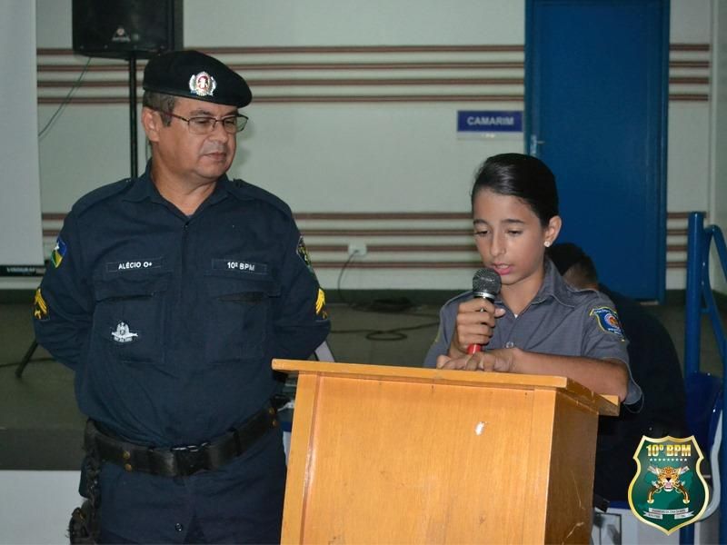 10º Batalhão de Polícia Militar realiza formatura de 43 alunos do Programa Social Polícia Mirim 10º Batalhão de Polícia Militar realiza formatura de 43 alunos do Programa Social Polícia Mirim