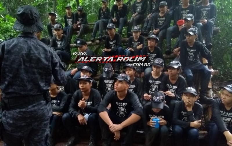 10º Batalhão em Rolim de Moura realiza acampamento de selva com alunos do Programa Social Polícia Mirim 10º Batalhão em Rolim de Moura realiza acampamento de selva com alunos do Programa Social Polícia Mirim