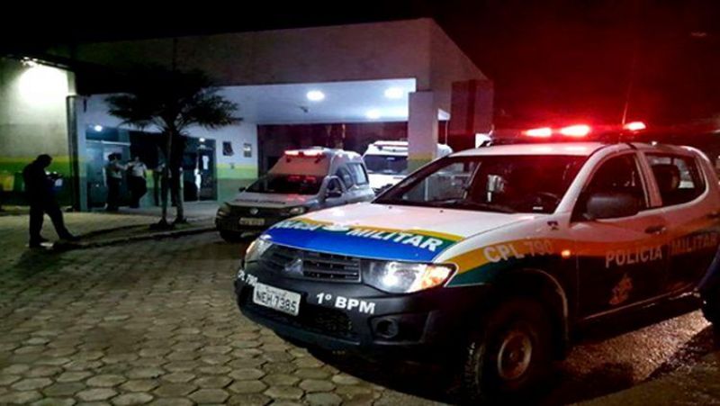 Criança pega a arma de avô policial e atira contra a própria cabeça, em Porto Velho Criança pega a arma de avô policial e atira contra a própria cabeça, em Porto Velho