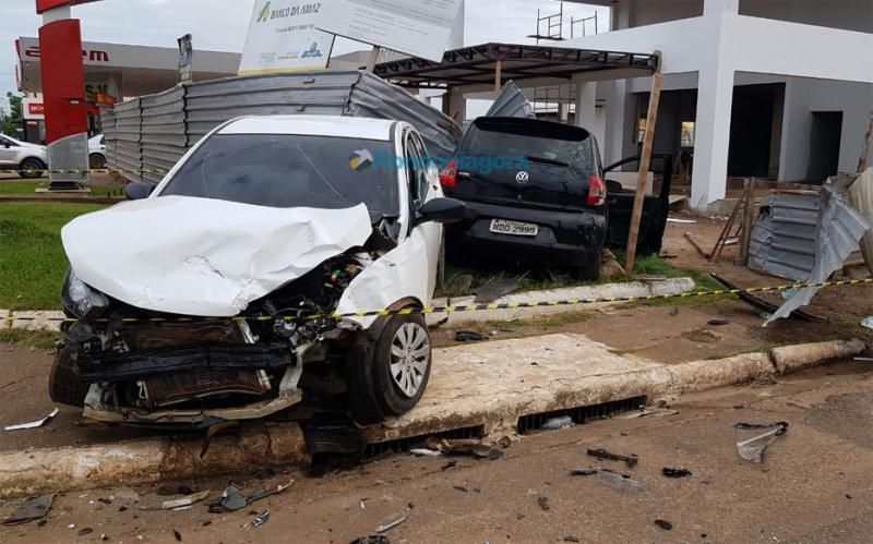 Duas pessoas ficam feridas em grave acidente na Jorge Teixeira, em Porto Velho Duas pessoas ficam feridas em grave acidente na Jorge Teixeira, em Porto Velho