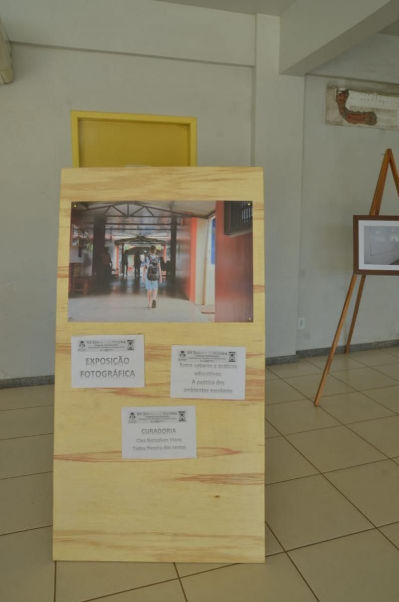 Exposição fotográfica na Universidade Federal de Rondônia (UNIR) de Rolim de Moura, durante a sétima semana de história Exposição fotográfica na Universidade Federal de Rondônia (UNIR) de Rolim de Moura, durante a sétima semana de história