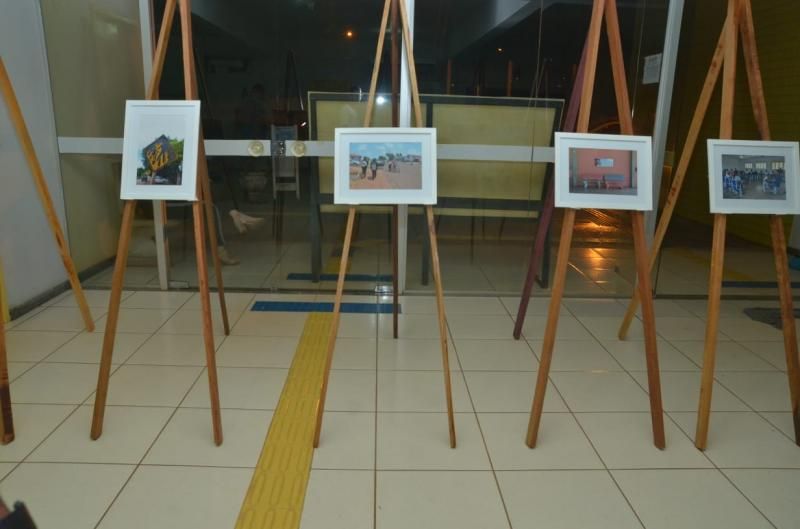 Exposição fotográfica na Universidade Federal de Rondônia (UNIR) de Rolim de Moura, durante a sétima semana de história Exposição fotográfica na Universidade Federal de Rondônia (UNIR) de Rolim de Moura, durante a sétima semana de história