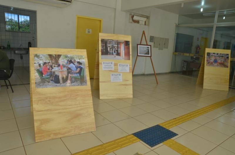 Exposição fotográfica na Universidade Federal de Rondônia (UNIR) de Rolim de Moura, durante a sétima semana de história Exposição fotográfica na Universidade Federal de Rondônia (UNIR) de Rolim de Moura, durante a sétima semana de história