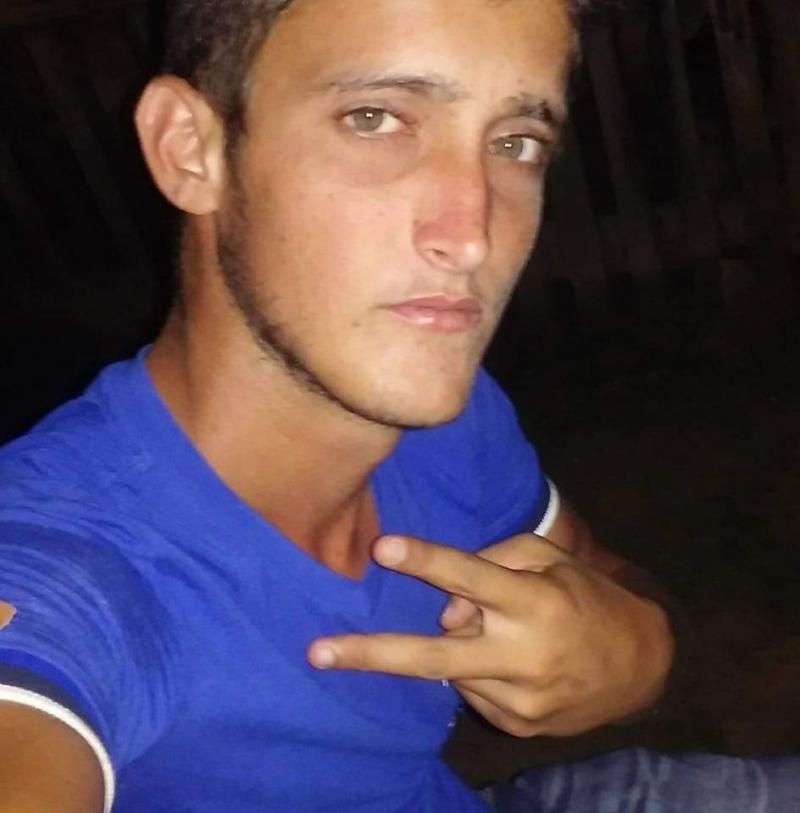 Homem é morto com cinco tiros na cabeça, em Ji-Paraná Homem é morto com cinco tiros na cabeça, em Ji-Paraná